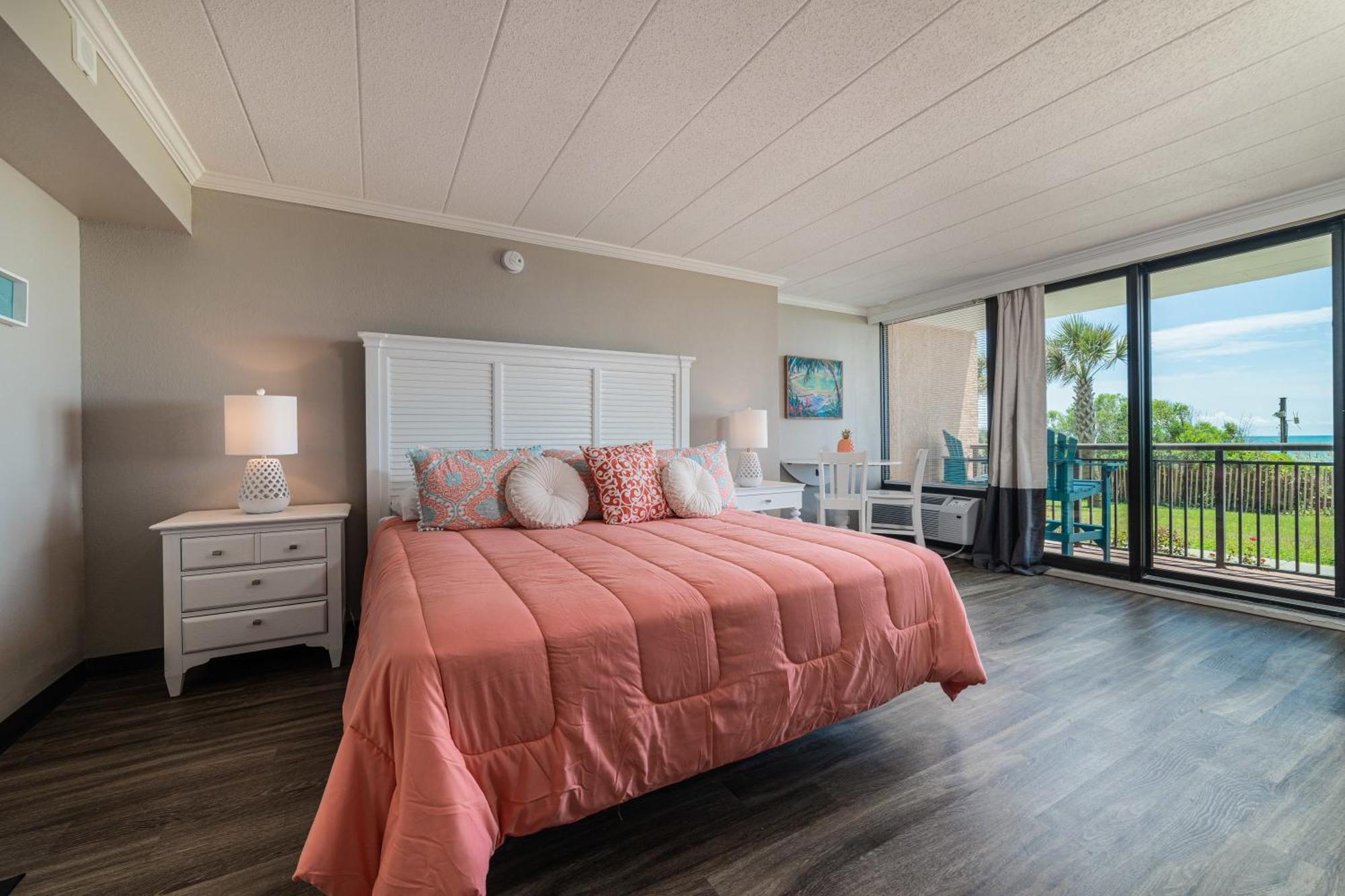 Ground Floor Ocean Front Studio - Caravelle Resort 124 マートルビーチ エクステリア 写真