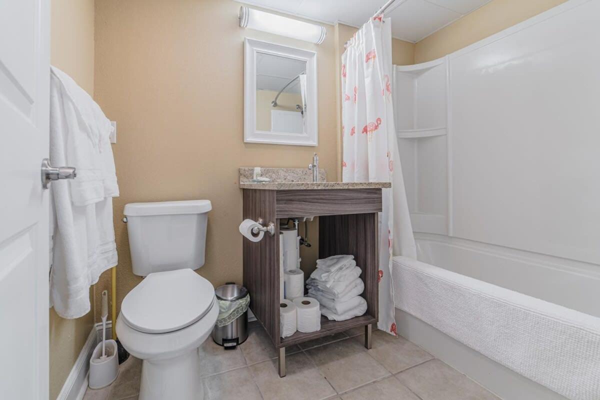 Ground Floor Ocean Front Studio - Caravelle Resort 124 マートルビーチ エクステリア 写真