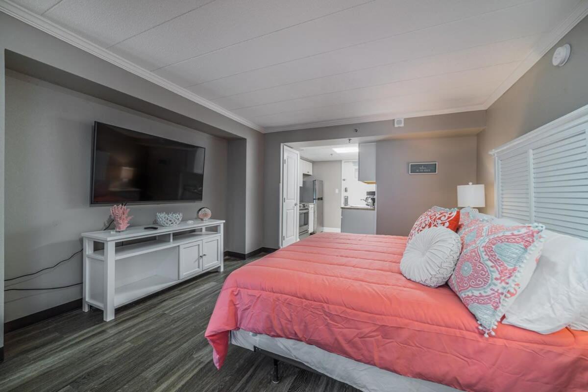 Ground Floor Ocean Front Studio - Caravelle Resort 124 マートルビーチ エクステリア 写真
