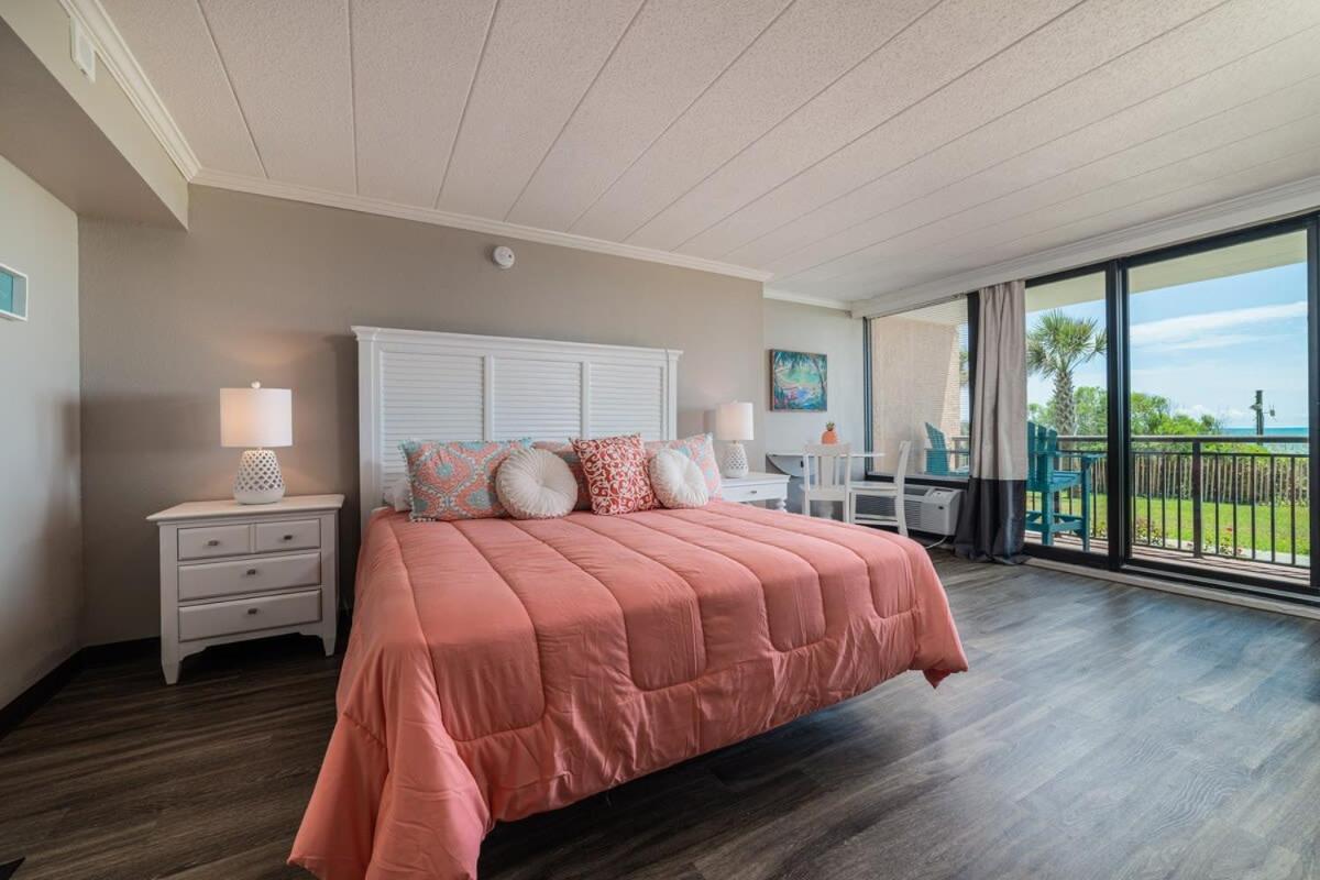 Ground Floor Ocean Front Studio - Caravelle Resort 124 マートルビーチ エクステリア 写真